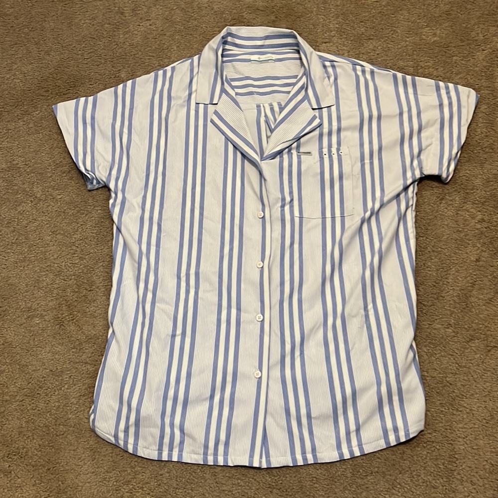 EUC Women’s Columbia Shirt XL